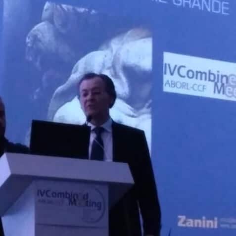 Dr. Marcelo Zanini ministra aula sobre rinoplastia no Combined Meeting, São Paulo