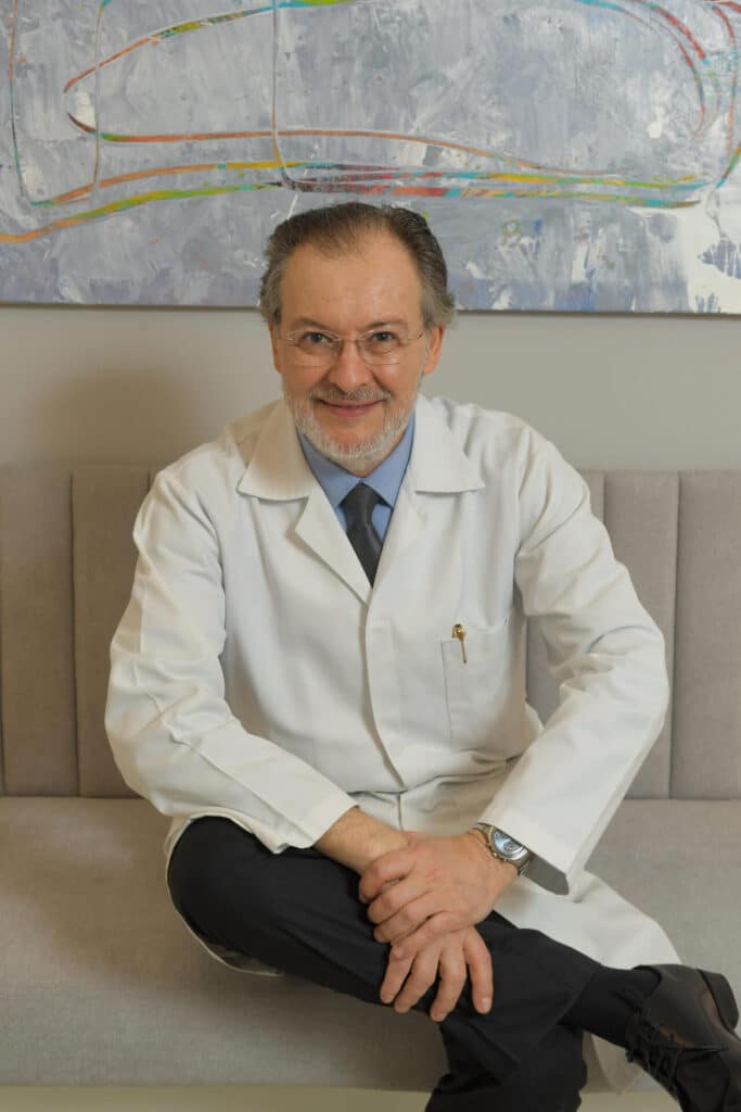 dr marcelo zanini pintura no fundo